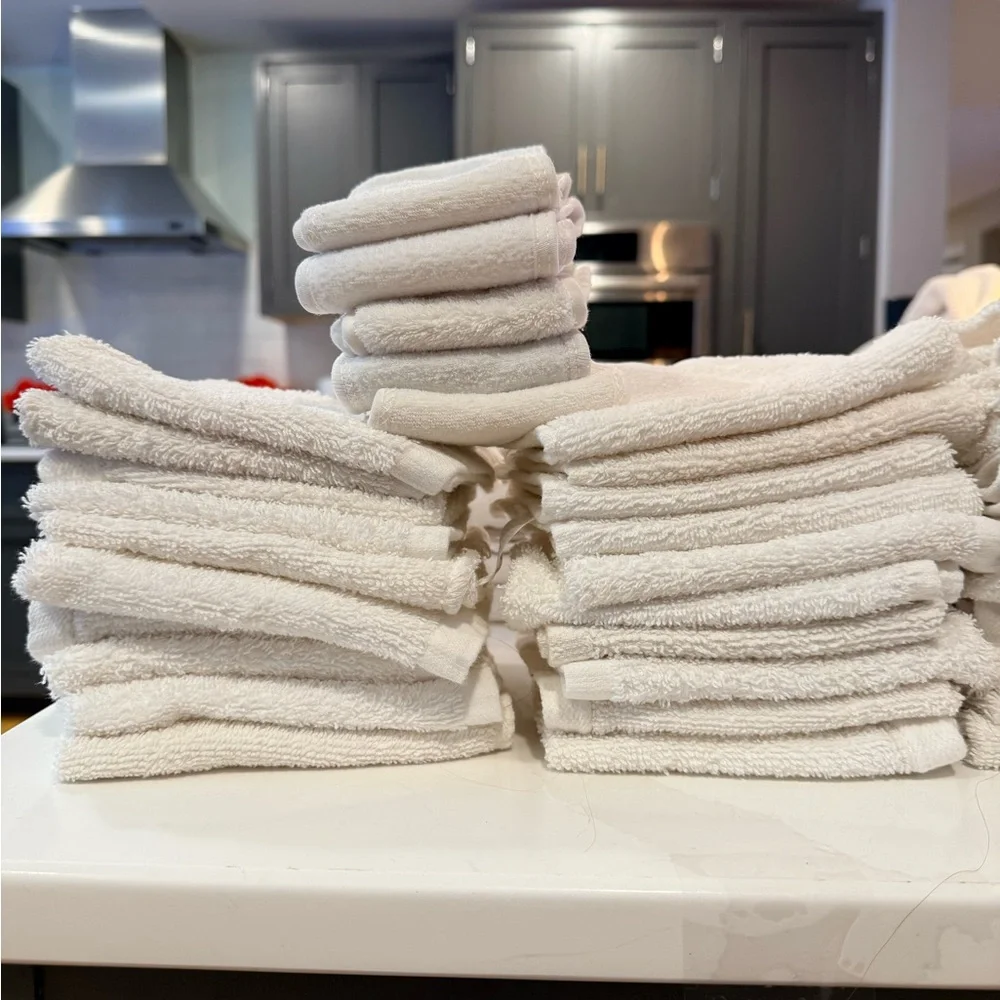 20 washcloths and 5 Velcro headbands  for spa services, excellent used condition